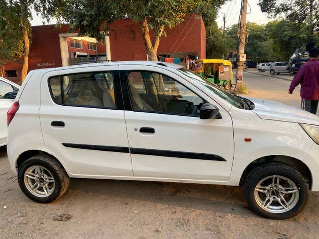 https://images10.gaadi.com/usedgaadi-sellcar/UsedCar/be597fe5-779f-43bf-a84a-fef85959938d/a052bc4a-8697-4fb5-a428-71a431c3efa7.jpg?imwidth=6401