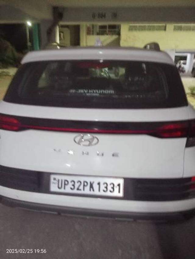 https://images10.gaadi.com/usedgaadi-sellcar/UsedCar/be70c009-abd8-4a6d-bc77-100b327891fc/36e4444e-85e0-44e0-8729-6c7f6bc85431.jpg?imwidth=6401