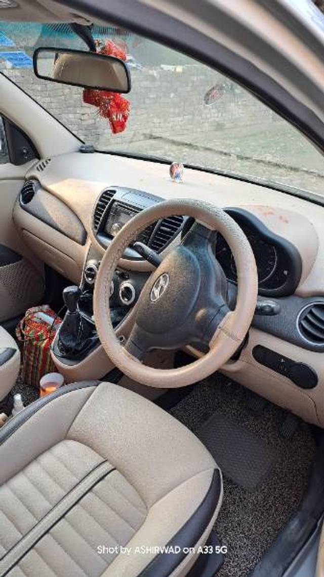 https://images10.gaadi.com/usedgaadi-sellcar/UsedCar/be9724de-e481-4869-9655-a0fba8b2a21f/f5c9d7d8-bedb-4ad4-a112-22555c672ffe.jpg?imwidth=6401