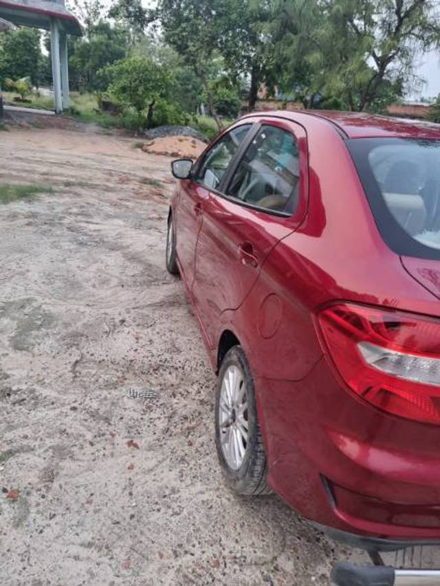 https://images10.gaadi.com/usedgaadi-sellcar/UsedCar/bee0c3b8-56dc-41c6-bba7-be1ff26049ab/0bfe63d9-7da0-4704-800b-28ff8dc96587.jpeg?imwidth=6402