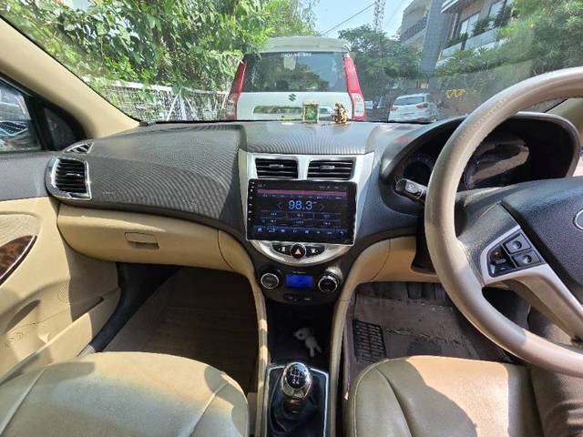 https://images10.gaadi.com/usedgaadi-sellcar/UsedCar/bf082813-2f53-4832-9674-d38d2be4ef14/3dd9c6f2-3c92-4379-b266-7c32e2f33f01.jpg?imwidth=6402