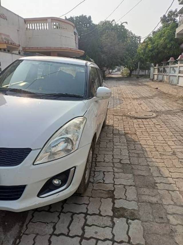 https://images10.gaadi.com/usedgaadi-sellcar/UsedCar/bf196e51-7358-4a27-9993-8bd0689b07e3/7ed72142-a015-44a6-9582-c459f7878117.jpg?imwidth=6402