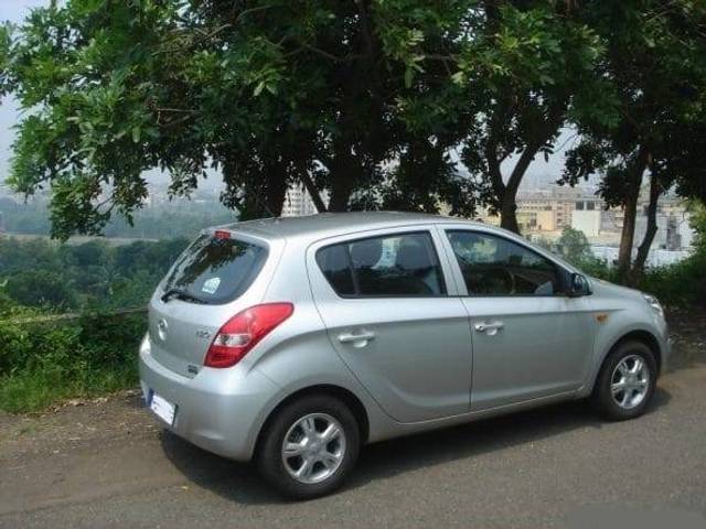 https://images10.gaadi.com/usedgaadi-sellcar/UsedCar/bf40b52a-b053-408c-bbc9-dfdc02133e3a/8b47994b-1f01-4e58-afae-fc776c95b314.jpeg?imwidth=6402