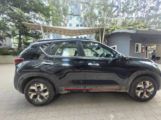 https://images10.gaadi.com/usedgaadi-sellcar/UsedCar/bf461181-c729-4c0b-afd0-73a07c4436a2/ae7c0ecf-09fa-4c95-8560-6793fe094c93.jpg?imwidth=6401