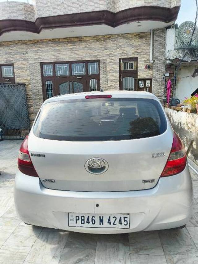 https://images10.gaadi.com/usedgaadi-sellcar/UsedCar/bf5cfb17-cb7e-47bb-a195-8df4db2a1b1c/bf25acff-c3d4-4f0b-bc11-a4e349d36557.jpg?imwidth=6402