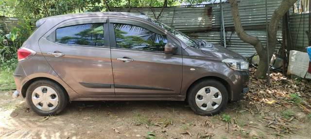 https://images10.gaadi.com/usedgaadi-sellcar/UsedCar/bf66c3cb-535f-49dc-b3ab-75fcf7b4639c/9cac237d-e290-4711-bb1e-51822ffc6805.jpg?imwidth=6401