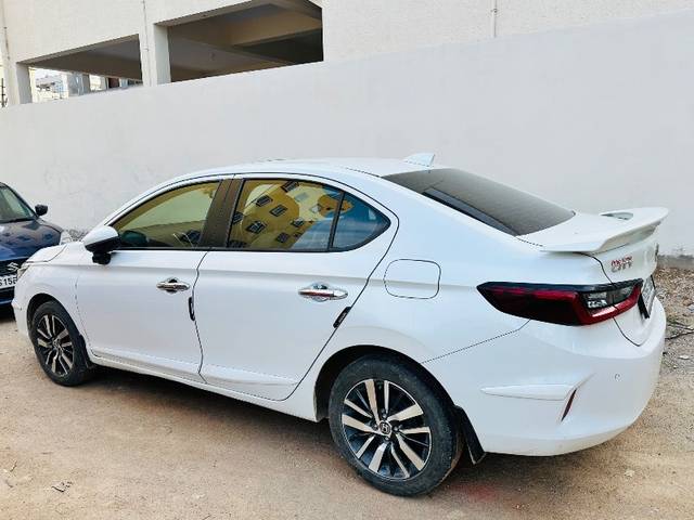 https://images10.gaadi.com/usedgaadi-sellcar/UsedCar/bf79b4ef-005c-4fa3-a339-2b024b176892/a42bcf5f-926e-4186-b557-fcc1196a8df7.jpeg?imwidth=6402