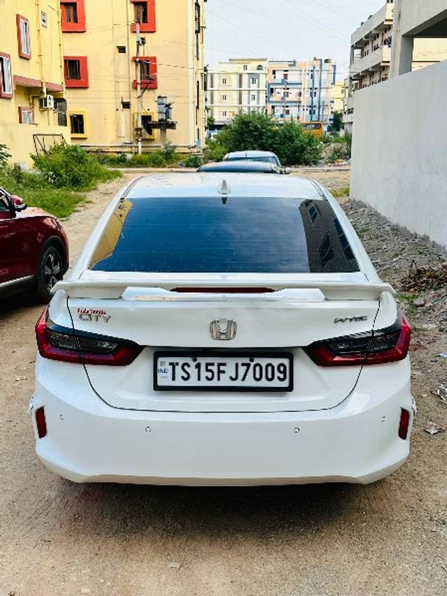 https://images10.gaadi.com/usedgaadi-sellcar/UsedCar/bf79b4ef-005c-4fa3-a339-2b024b176892/c4dda5ea-42c9-4632-ac1c-8c9aec7fbf19.jpeg?imwidth=6401