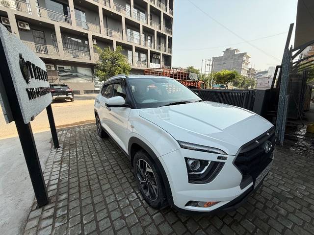 https://images10.gaadi.com/usedgaadi-sellcar/UsedCar/bf87c386-f157-4037-9b21-159c1cee493d/be167ee0-6fdc-4900-b71f-11f9b96392ab.jpg?imwidth=6400