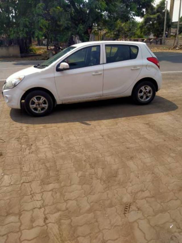 https://images10.gaadi.com/usedgaadi-sellcar/UsedCar/bfd07fb0-8fc8-4999-9c9c-152ede98bafd/2323f64f-f957-4305-b8ef-c8de223a041f.jpg?imwidth=6402