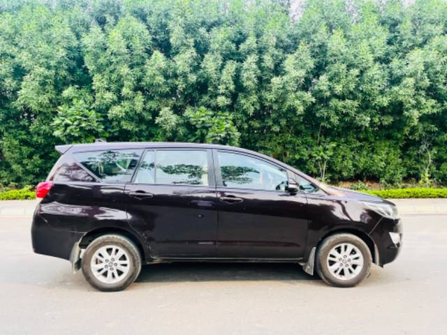 https://images10.gaadi.com/usedgaadi-sellcar/UsedCar/bfe8ded7-4c5c-4087-afbe-7a61c713ae51/7f45b6c1-4bd9-4da4-9d33-ec8a5993b89f.jpeg?imwidth=6401