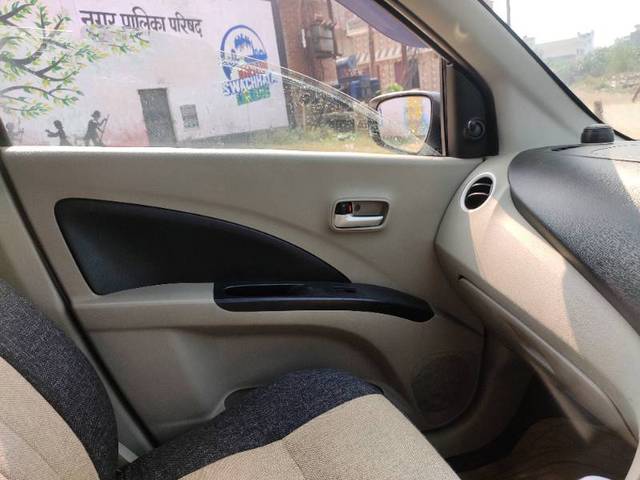 https://images10.gaadi.com/usedgaadi-sellcar/UsedCar/bfe939be-f22d-4a61-b3ab-901ed06dcc08/40e98f5a-0ad7-4783-9f6f-69ab07c14b40.jpg?imwidth=6401