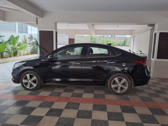 https://images10.gaadi.com/usedgaadi-sellcar/UsedCar/c0147311-dfd4-4946-809f-5511f1b01f45/57d8e07d-f188-40be-98f1-71be527d87c2.jpg?imwidth=6400