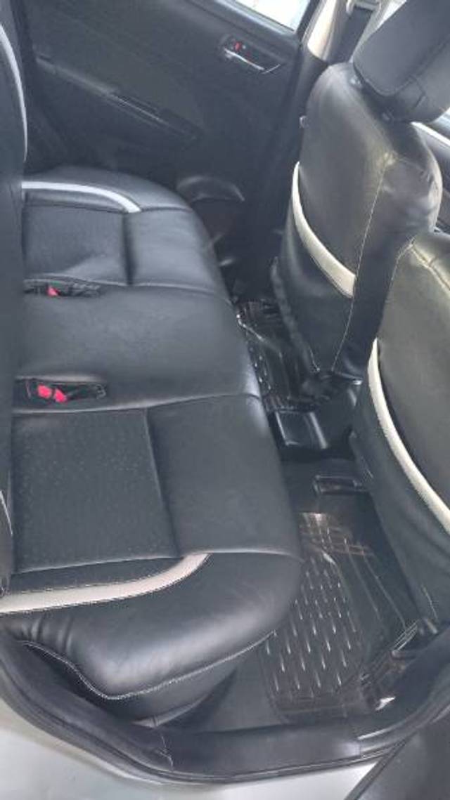 https://images10.gaadi.com/usedgaadi-sellcar/UsedCar/c01d681f-6062-4294-932c-66be03c8da19/f3dd3c37-7999-485d-b7df-923eb1f50701.jpeg?imwidth=6402