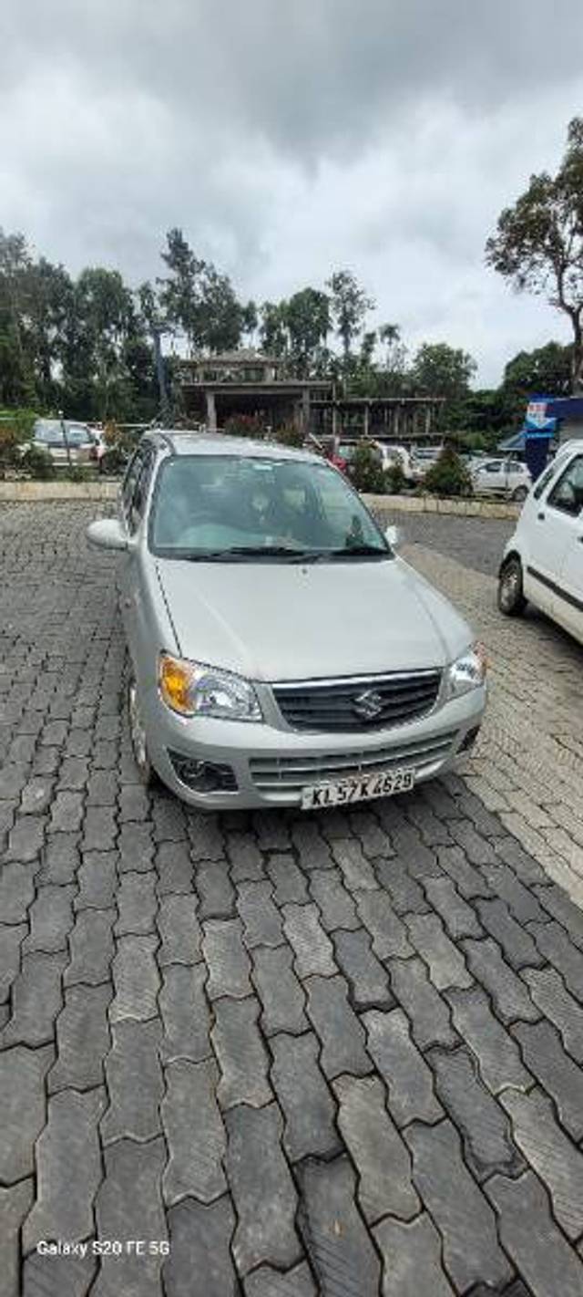 https://images10.gaadi.com/usedgaadi-sellcar/UsedCar/c065f866-a9bc-4655-848b-e18beee318eb/3e55cd98-cbe2-41d3-97c3-bc3077f29ee4.jpg?imwidth=6400