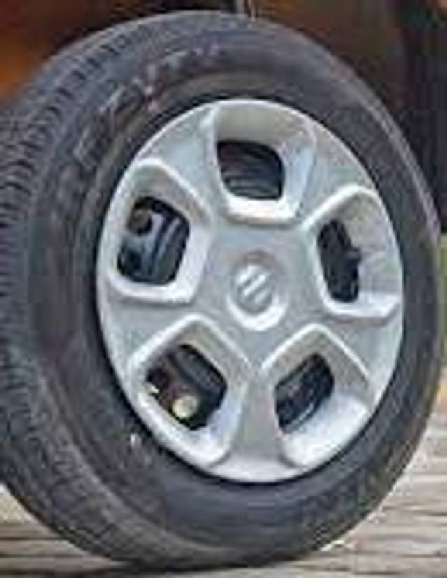 https://images10.gaadi.com/usedgaadi-sellcar/UsedCar/c069cc11-50f4-4fbe-8941-a4639966ca8c/aedfcf06-4f15-419a-a587-96e2b6293222.jpeg?imwidth=6402