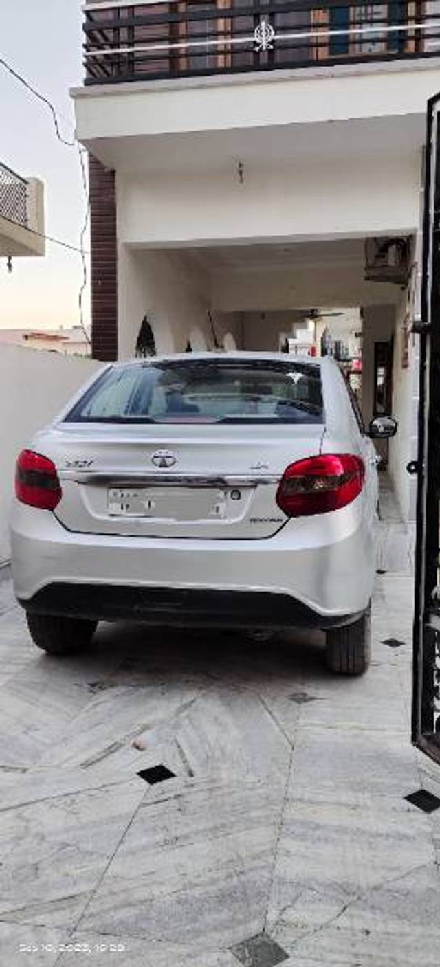 https://images10.gaadi.com/usedgaadi-sellcar/UsedCar/c087a9af-e6d5-4cc2-bc5e-e7fbf40a0bcc/fc5f7822-2d45-4906-843e-e38195e4c0dd.jpg?imwidth=6400