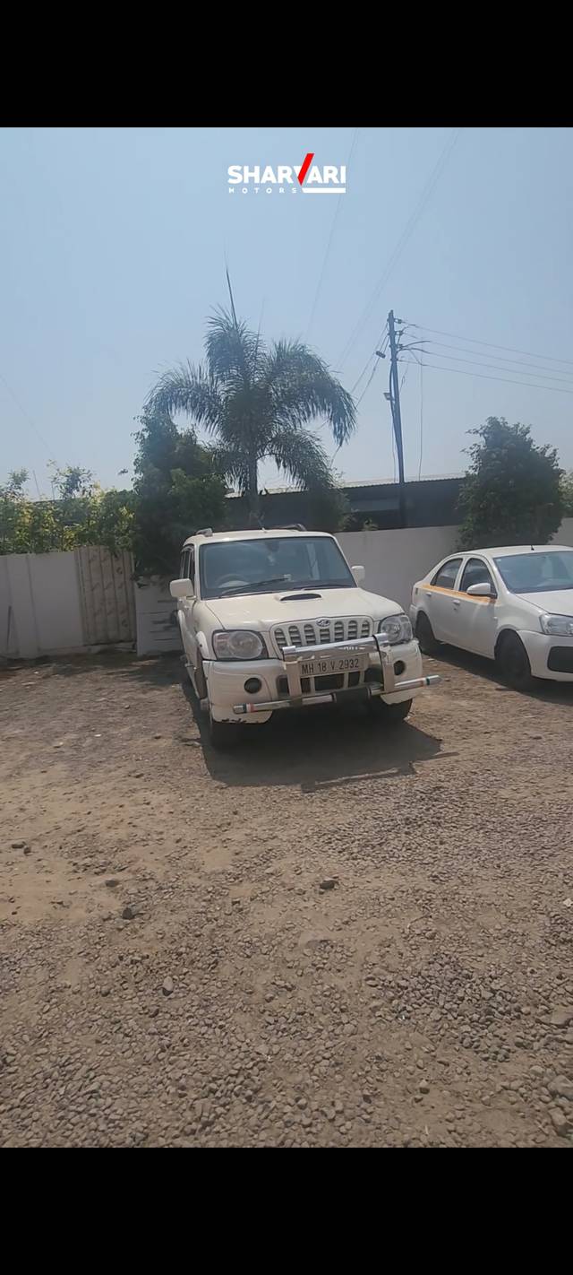 https://images10.gaadi.com/usedgaadi-sellcar/UsedCar/c0aebbc4-3bd9-4973-9976-58a1e479b86a/b9e2b01b-b851-4482-bcc6-0026f893d9a9.jpg?imwidth=6400