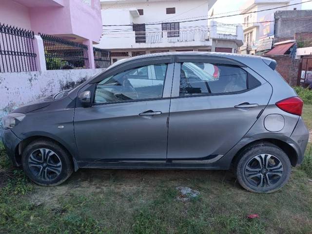 https://images10.gaadi.com/usedgaadi-sellcar/UsedCar/c0e28150-e2d4-46c2-9c69-0e6a092e3174/02ee071b-e733-43df-983a-359e24d602fb.jpg?imwidth=6402