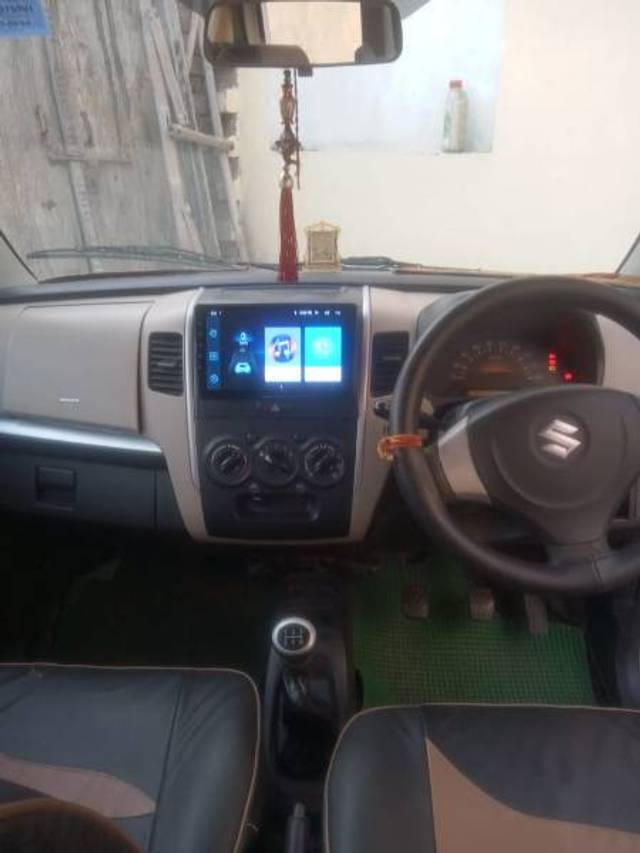 https://images10.gaadi.com/usedgaadi-sellcar/UsedCar/c0e8354f-00aa-4691-92cc-183823883a56/37611cf6-1e2b-4019-a830-fdc7b2545f56.jpg?imwidth=6401