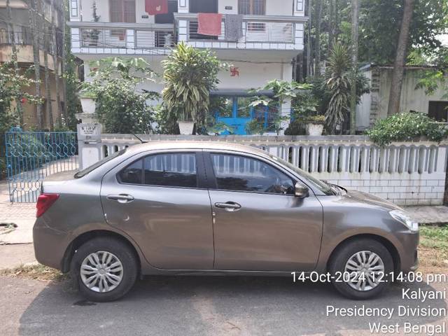 https://images10.gaadi.com/usedgaadi-sellcar/UsedCar/c12cfb32-ff4f-450e-a921-da39e0a2cd54/adc6a86f-ef88-460d-a03c-c43fe301c1e2.jpg?imwidth=6402