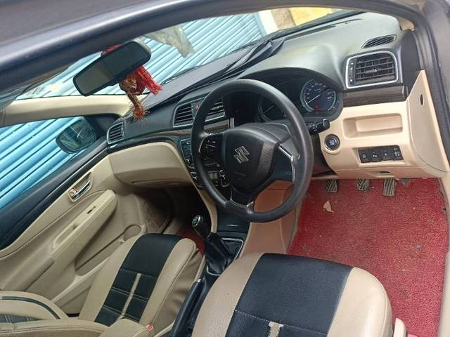 https://images10.gaadi.com/usedgaadi-sellcar/UsedCar/c1453682-9461-4dac-a043-5224eb99d3ee/51ba97f2-58c3-47ab-a38e-5414d15e84a4.jpg?imwidth=6401