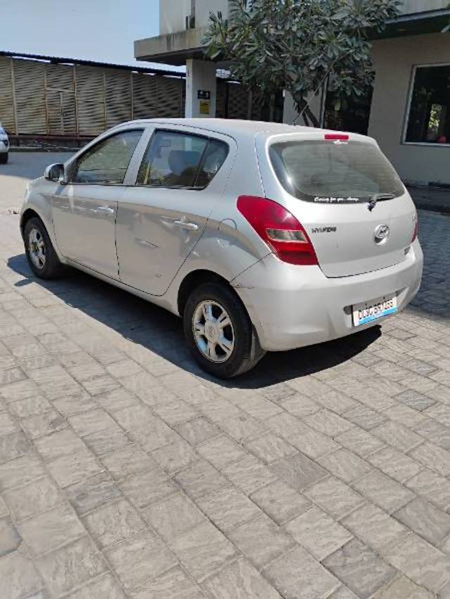 https://images10.gaadi.com/usedgaadi-sellcar/UsedCar/c173a566-9b6c-4050-a78a-1cf47c1edb5c/f5545d40-beee-4a6c-9459-b59d13bf897d.jpg?imwidth=6401