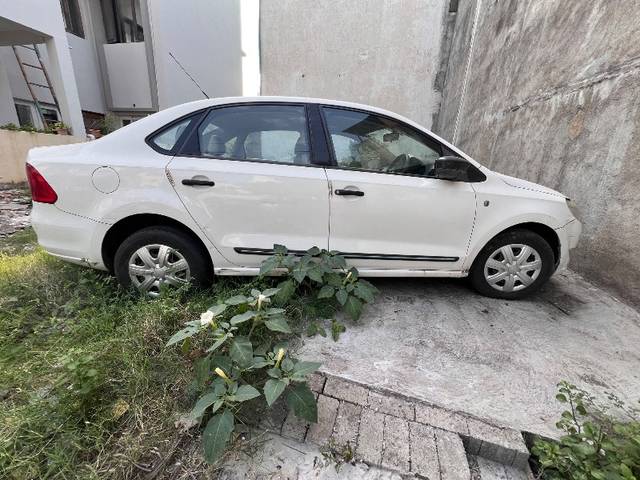 https://images10.gaadi.com/usedgaadi-sellcar/UsedCar/c1917ace-e11e-438a-8de0-7b675fb0e616/74565ca1-46d2-42af-8800-ec72a811a8f4.jpg?imwidth=6401