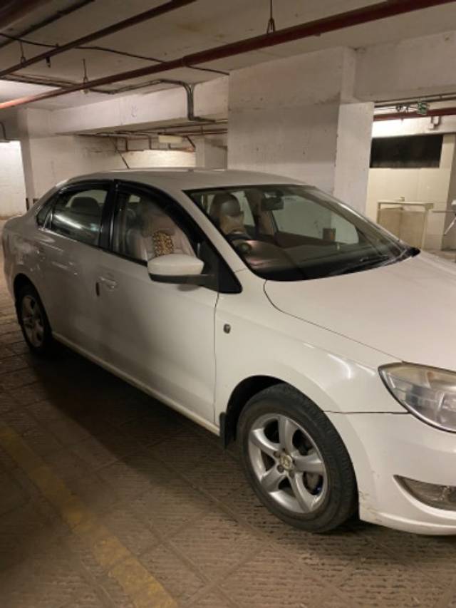 https://images10.gaadi.com/usedgaadi-sellcar/UsedCar/c195379f-6365-47de-85ca-f1f35e1d3975/1a256f08-d649-4054-9675-ac8bd388b530.jpeg?imwidth=6401