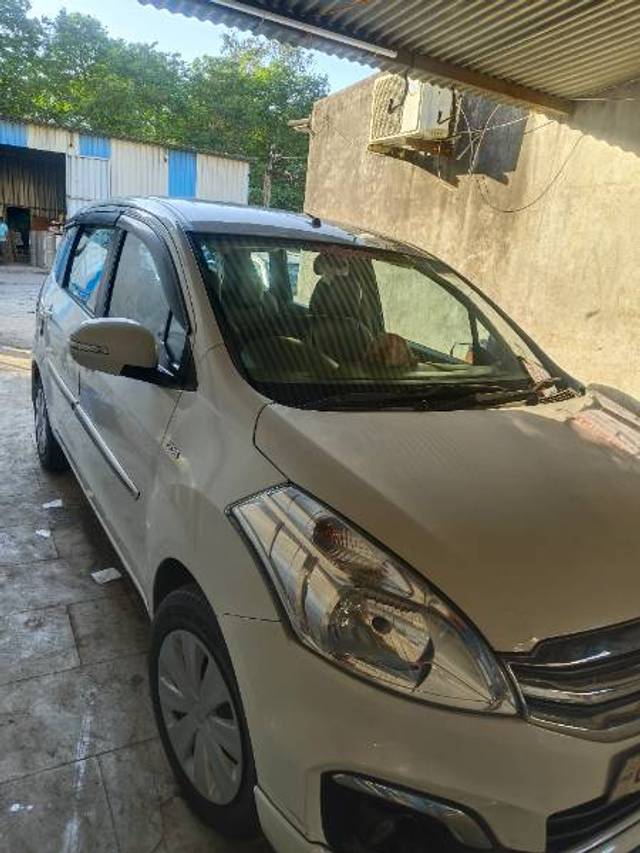 https://images10.gaadi.com/usedgaadi-sellcar/UsedCar/c1ba442e-f58d-4fca-ab2c-0304df0560aa/fee94e9c-d689-4c32-85a0-47ea0ef6f837.jpg?imwidth=6401