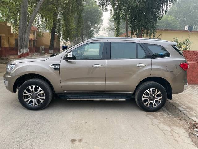 https://images10.gaadi.com/usedgaadi-sellcar/UsedCar/c1dcc403-b3bc-4267-8ebb-a47aa90da3eb/b1d7e1ce-f4c1-4090-91cd-ed526b2ebffc.jpeg?imwidth=6400