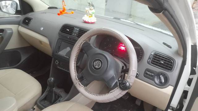 https://images10.gaadi.com/usedgaadi-sellcar/UsedCar/c2270829-5ba8-48ff-8f55-f2086b2b9747/cbb2245e-9172-407e-9ba4-2849a3ba771e.jpg?imwidth=6402