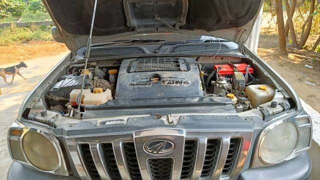 https://images10.gaadi.com/usedgaadi-sellcar/UsedCar/c22deff1-4d9d-4b75-b298-ba11f3733685/c006e0f6-9051-44f6-9e8c-088b1cf37e9a.jpg?imwidth=6401