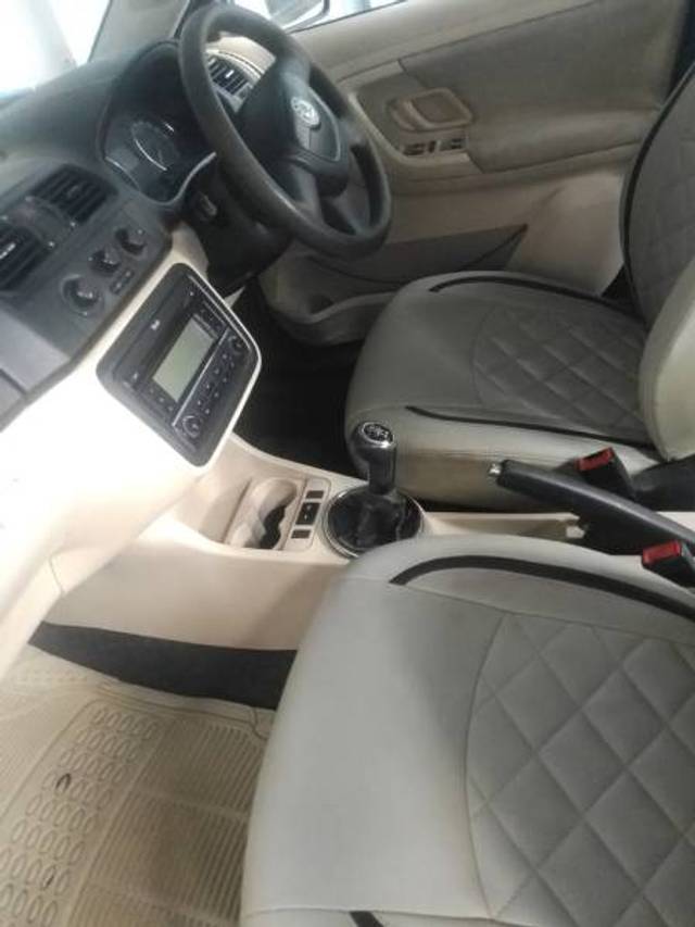 https://images10.gaadi.com/usedgaadi-sellcar/UsedCar/c24223a8-3432-41b1-849e-f6ca65622ea2/73a0b01b-37cb-42e0-a3a2-d11947bf9ae2.jpg?imwidth=6402