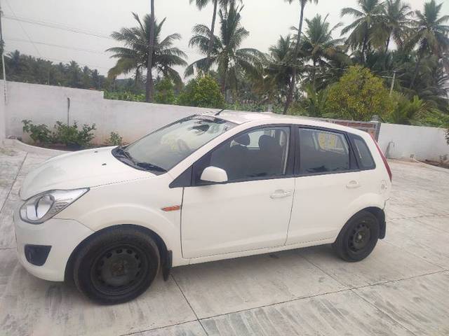 https://images10.gaadi.com/usedgaadi-sellcar/UsedCar/c25d5efe-3f9b-48a7-8b9f-c82f47e976d4/cb5fcbd9-76c9-493d-8585-71e0afcd55ee.jpg?imwidth=6400