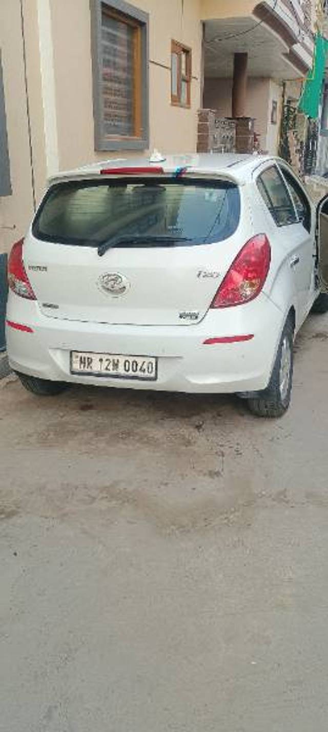 https://images10.gaadi.com/usedgaadi-sellcar/UsedCar/c2783c1f-5759-47f2-927d-f5d8c8032371/162d5417-f055-4c8a-b910-c96c8705db31.jpg?imwidth=6401