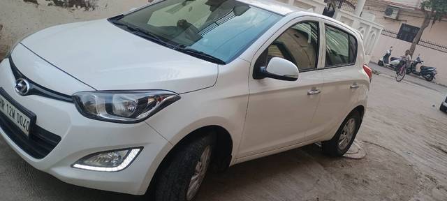 https://images10.gaadi.com/usedgaadi-sellcar/UsedCar/c2783c1f-5759-47f2-927d-f5d8c8032371/305e7b3d-27bf-40f7-a5d4-61b4cebea0d2.jpg?imwidth=6400