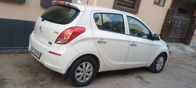 https://images10.gaadi.com/usedgaadi-sellcar/UsedCar/c2783c1f-5759-47f2-927d-f5d8c8032371/5d8e9da6-4df8-4ab1-a3c9-a04686d457de.jpg?imwidth=6402