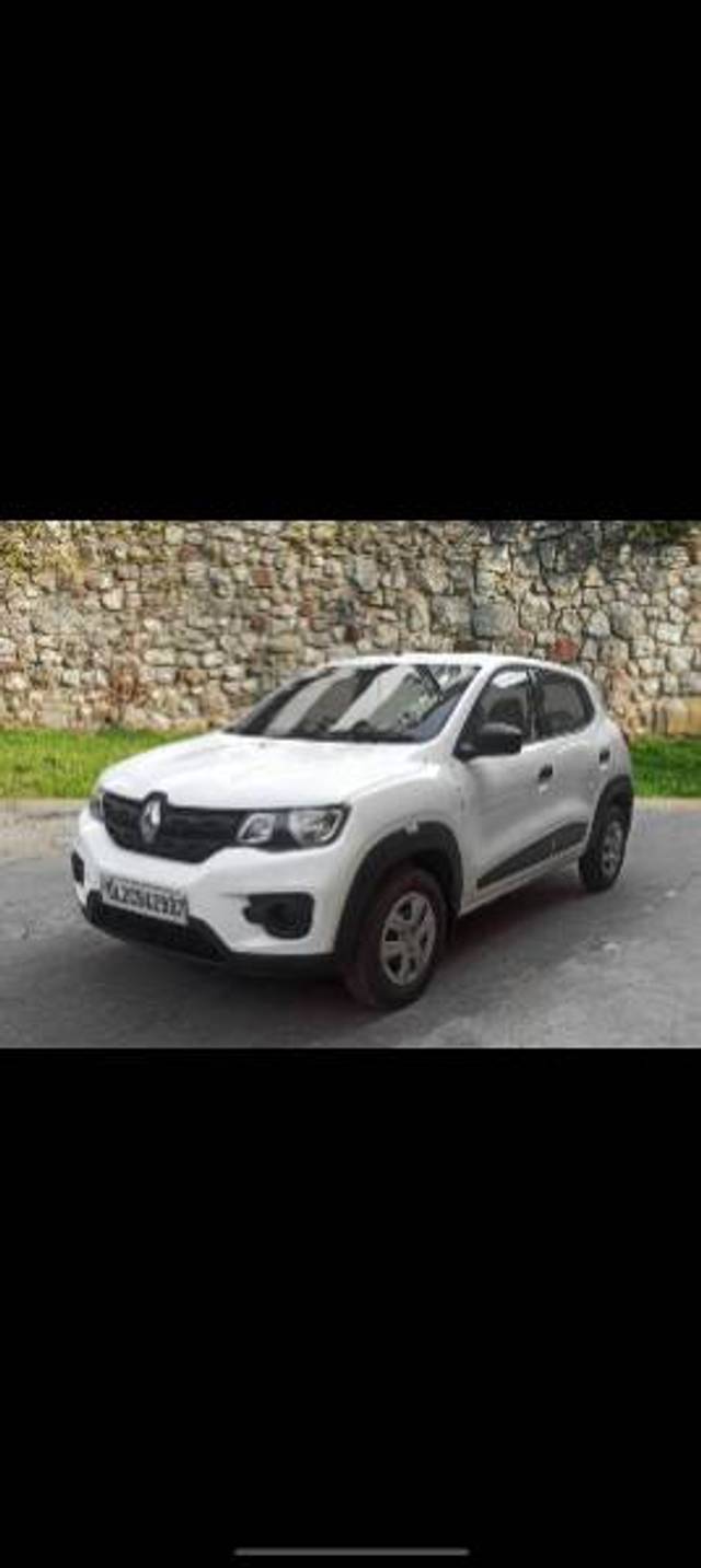https://images10.gaadi.com/usedgaadi-sellcar/UsedCar/c2968795-4355-4b20-93e2-e3e820d6b44d/ba82a727-9d6e-4b49-b47b-57fd202cd20f.jpg?imwidth=6401