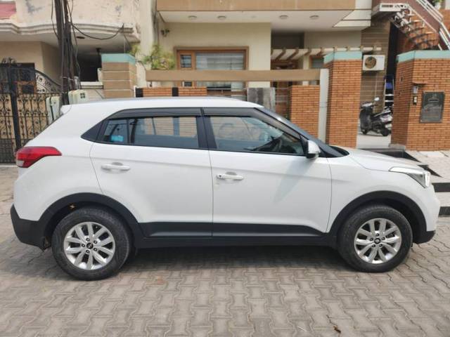 https://images10.gaadi.com/usedgaadi-sellcar/UsedCar/c2a7d74f-fba2-41b9-b09c-f8d279171bdf/aec7c5da-4664-4b65-8f9b-479484a048e3.jpg?imwidth=6401