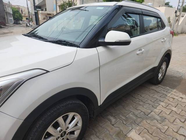 https://images10.gaadi.com/usedgaadi-sellcar/UsedCar/c2a7d74f-fba2-41b9-b09c-f8d279171bdf/eff2c594-3fb7-42ef-8deb-49afe66cac8c.jpg?imwidth=6400