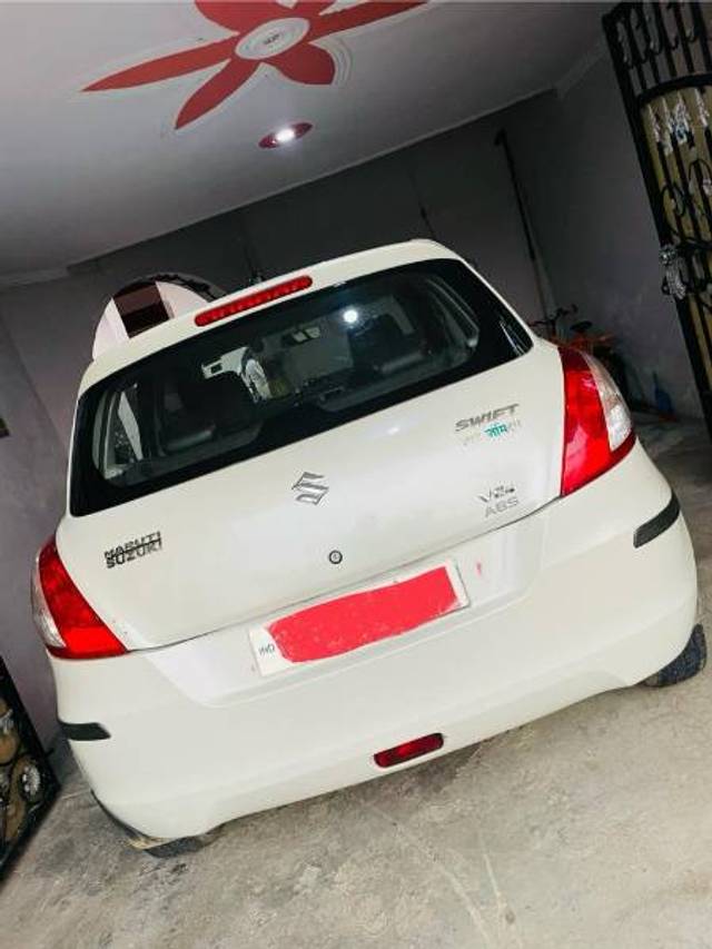 https://images10.gaadi.com/usedgaadi-sellcar/UsedCar/c2a9efa1-784c-4d52-83f6-d1d182e21b44/703613ca-e0d2-4d1f-9cab-325ace7cfa18.jpg?imwidth=6402