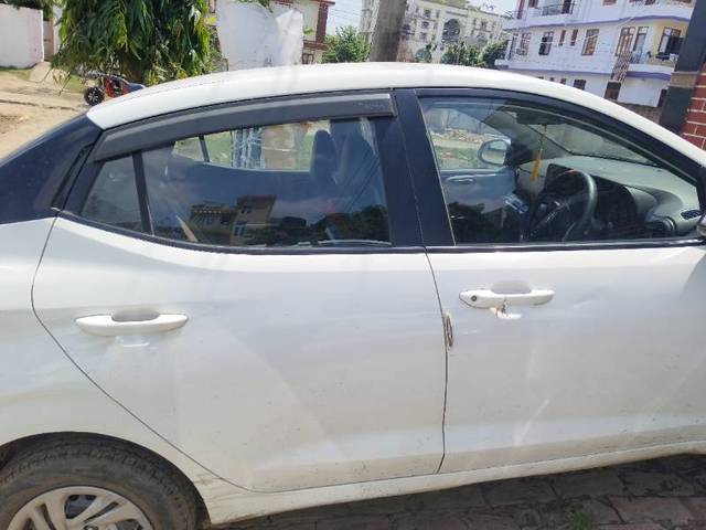 https://images10.gaadi.com/usedgaadi-sellcar/UsedCar/c2c3c6c6-a270-4718-baf8-b4618a0767de/ef43e5bb-9812-420a-86d5-f65b1c7cfb68.jpg?imwidth=6402