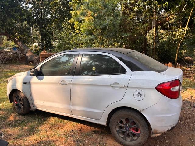 https://images10.gaadi.com/usedgaadi-sellcar/UsedCar/c2d2f070-f696-4015-9416-2b5866ecc1ba/681473f7-945d-4e11-82f2-28afd86e9c2a.jpeg?imwidth=6402