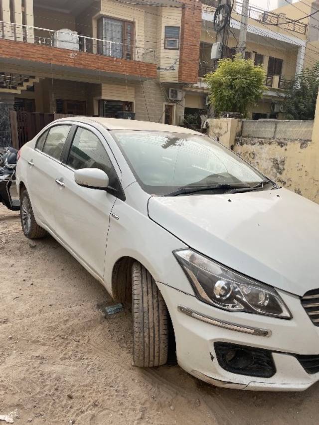 https://images10.gaadi.com/usedgaadi-sellcar/UsedCar/c2d688b4-aaa3-4c5b-aae4-8ef14bd69050/f3b64215-7cbf-410c-9166-624a275419d8.jpg?imwidth=6400