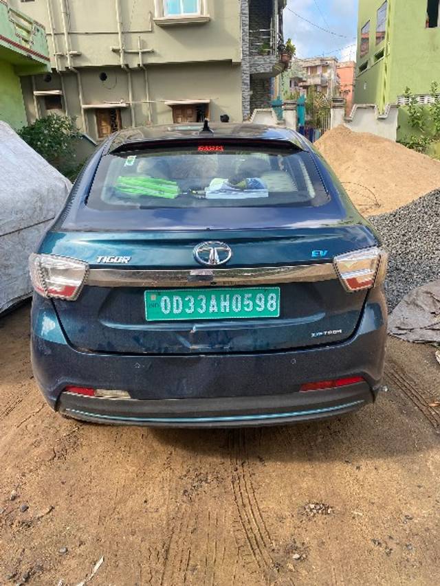 https://images10.gaadi.com/usedgaadi-sellcar/UsedCar/c2e0226c-3396-46c4-91fe-dda59869b5a0/3edbb619-fe1d-45fc-81e3-8d07ec6df07d.jpeg?imwidth=6401