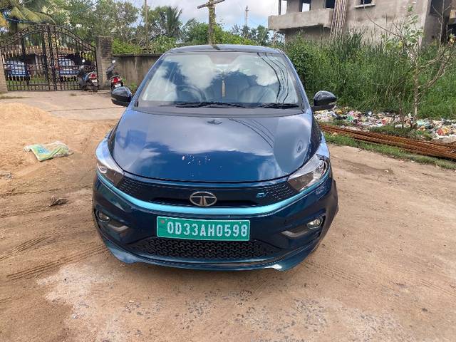 https://images10.gaadi.com/usedgaadi-sellcar/UsedCar/c2e0226c-3396-46c4-91fe-dda59869b5a0/733ba5b4-7a59-48fb-bf93-1f2f6c1a0626.jpeg?imwidth=6400