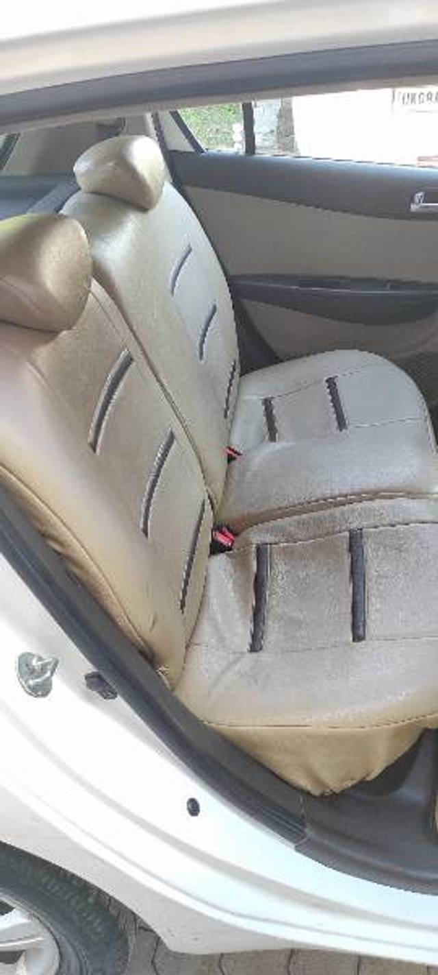 https://images10.gaadi.com/usedgaadi-sellcar/UsedCar/c2f48031-f7cf-4aee-ae61-57ddb69d4ac0/84d15f28-bc8f-415c-ad8f-97e9c872ad67.jpg?imwidth=6402