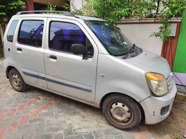 https://images10.gaadi.com/usedgaadi-sellcar/UsedCar/c30e8ca9-1d61-491c-8b6a-2fde2a94e70b/4327c06b-582f-4d50-a069-f385dc897ee9.jpg?imwidth=6402