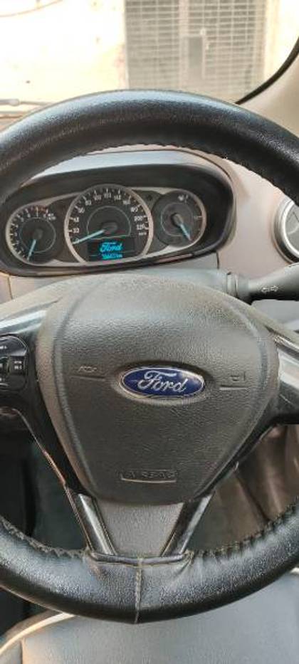 Ford Freestyle Titanium Petrol BSIV Ford Freestyle Titanium Petrol BSIV
